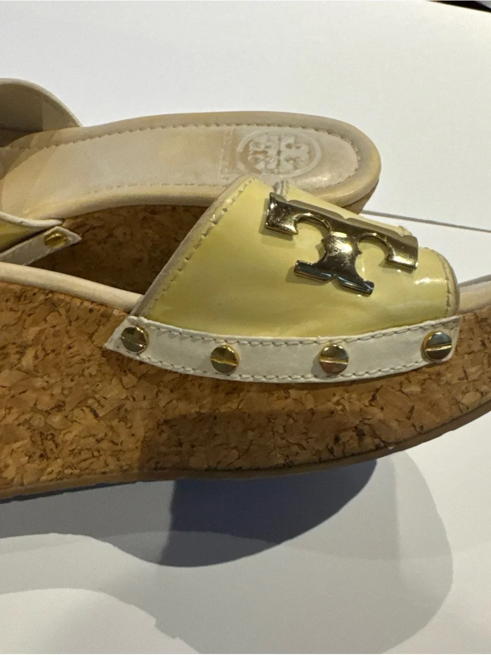 Tory Burch Yellow Patent Leather Logo Cork Wedge Sandals size 6.5  Metal Gold